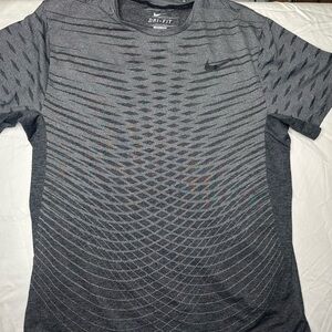 Nike Men's Black and Gray Dri-FIT Tee